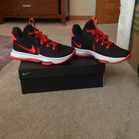Lebron Witness v $80 obo - Picture 2 of 2